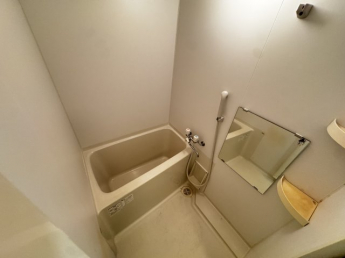 落ち着いた空間のお風呂です