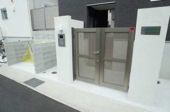 【エントランス】