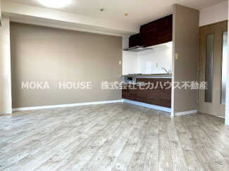 ゆったり過ごせるリビングです