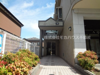 落ち着いたエントランスです