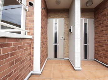 毎日通るエントランスはこのようになっています