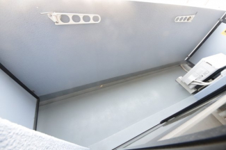 暖かな日差しのふりそそぐバルコニー