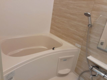 日々の疲れを癒すお風呂付です