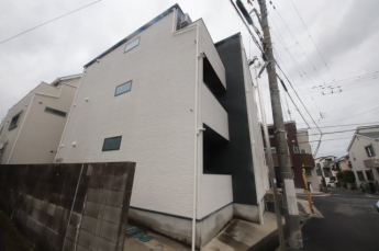 落ち着いた雰囲気の外観です