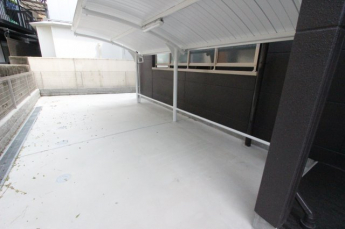 駐車場があるので、車を買う予定の方も安心です