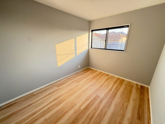 個人の部屋や寝室として使える洋室です