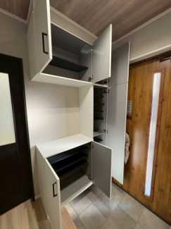 落ち着いた玄関です