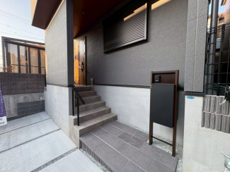 ゆったりとした玄関です