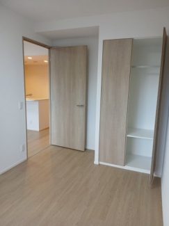 広々とした洋室です