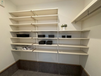 広いシュークローゼット