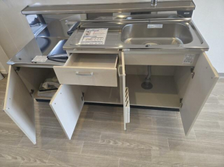 ワンルームでは、お目にかかることのないサイズの収納です。