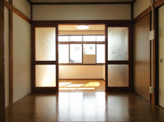 洋室６．０帖～サービスルーム