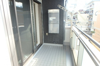 お洗濯にも便利なバルコニー付き