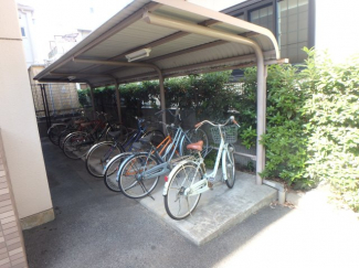屋根付き駐輪スペースです