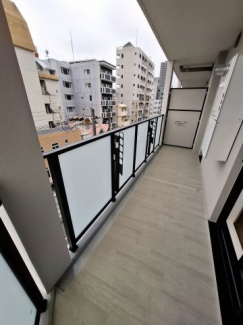 【バルコニー】