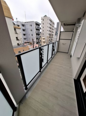 【バルコニー】