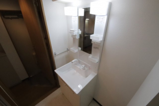 独立洗面台、朝の身支度には欠かせません