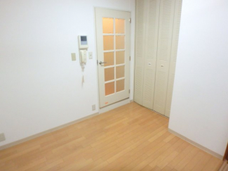 内装は落ち着いています