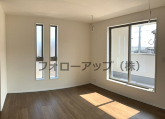 明るい洋室です