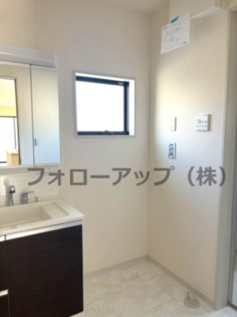 朝の支度にも助かる、独立の洗髪洗面化粧台