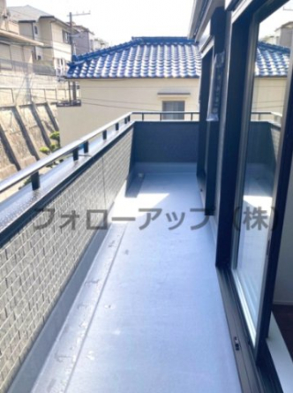 開放的で明るい空間を演出してくれるバルコニーです