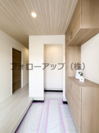 落ち着いた玄関です