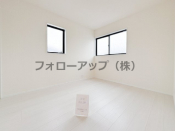 使い勝手のいい洋室です