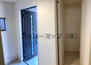 明るい玄関です