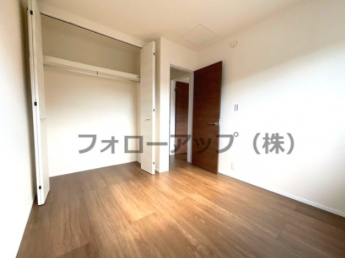 コンパクトで使いやすい洋室です