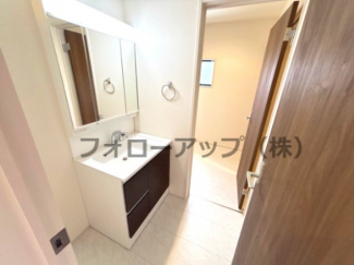 独立洗面台あり、毎朝おしゃれに忙しい女性の方におすすめです