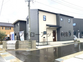 落ち着いた雰囲気の外観です