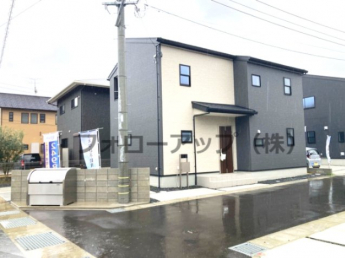 落ち着いた雰囲気の外観です