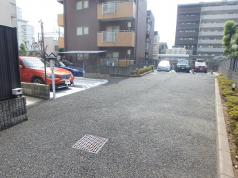 【駐車場】