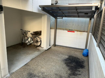 バイク置き場・駐輪場