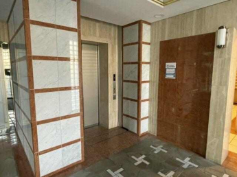 エレベーターは鍵をかざすだけで居住階まで移動します