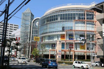 フジグラン松山まで595m