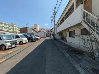 前面道路・西側から撮影