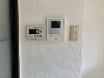 モニター付きインターホンで安心です。