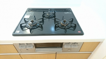 3口ガスコンロ・グリル付きですよ