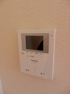 モニター付きインターホンで安心です。