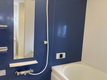 ブルーのさわやかなお風呂です