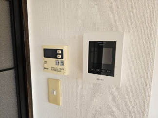 モニター付きインターホンで安心です。