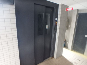 エレベータ付