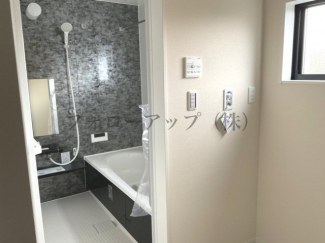 コンパクトで使いやすいお風呂です