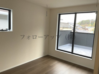 使い勝手のいい洋室です