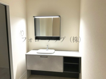 独立洗面台、朝の身支度には欠かせません