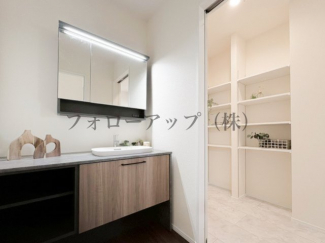 使いやすい独立洗面台です