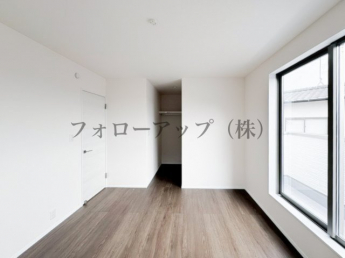 スタンダードな洋室です