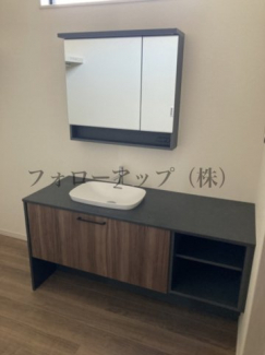 使いやすい独立洗面台です