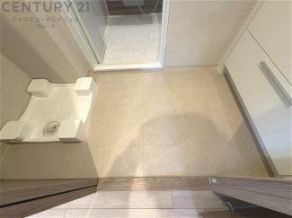 衣服の収納や脱ぎ着や整理整頓がしやすく、湿った衣類を乾燥させるスペースがありカビや臭いの発生を防ぎます。床の汚れを他の部屋に持ち込まず清潔を保つことができます。また快適な入浴環境の整備にも役立ちます。